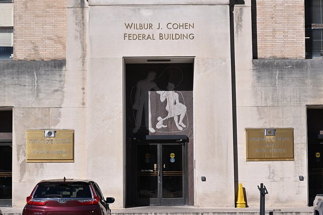 Entrance to Wilbur J Cohen building VOA Washington DC 2025-02-07 14-05-40